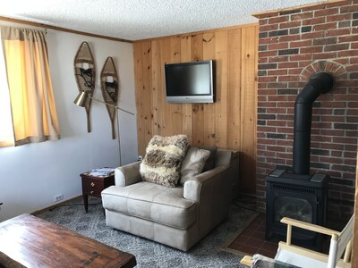 Ski in /Ski out condo. Great location w/ lift and trail outside your door! 