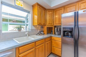 Coffee maker, grinder, blender and toaster are just some of the amenities