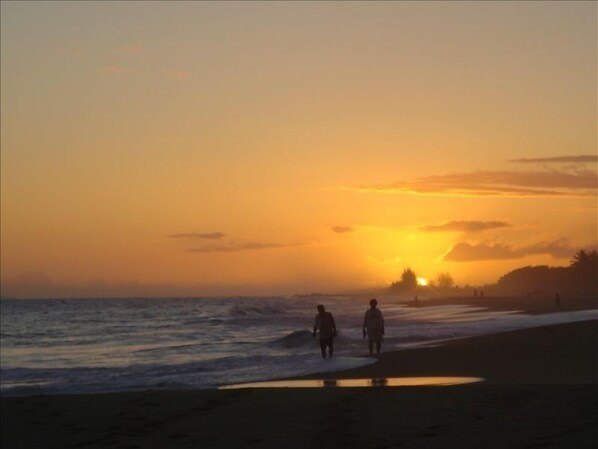 Actual Kekaha sunset photo taken just appoximately 150 steps away