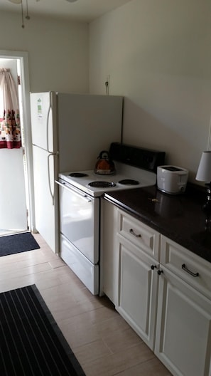 stove/fridge/counter