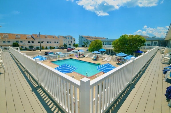 2 BR 2 Bath Condo W/ Pool Across from Beautiful Beach!