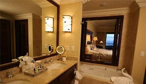 Luxurious Bathroom