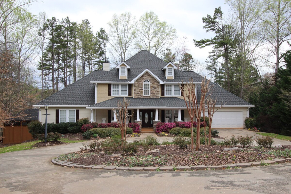 Hartwell Manor
