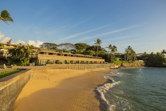 Renovated 2 BR West Maui Condo (with AC), Ocean View, Sandy Beach