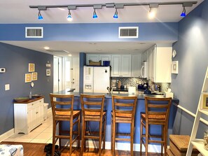 ample counter seating