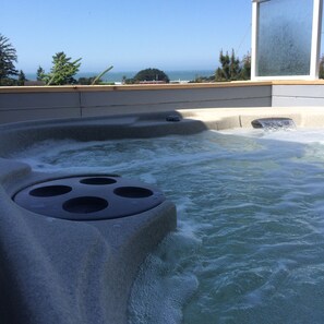 Hot Tub View to Ocean Waves with Frosted Glass Privacy Screen