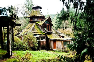 Stump House at SunRay Shire