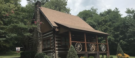 Rustic elegance in the hills of Middle Tennessee an hour south of Nashville.