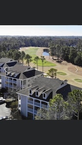 Beautiful Southport, Golf Frontage & Oak Island Beach club .New Quartz counters 