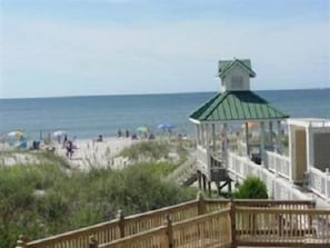 Beach club on oak island. Oceanfront pool. Look for turtle nests.