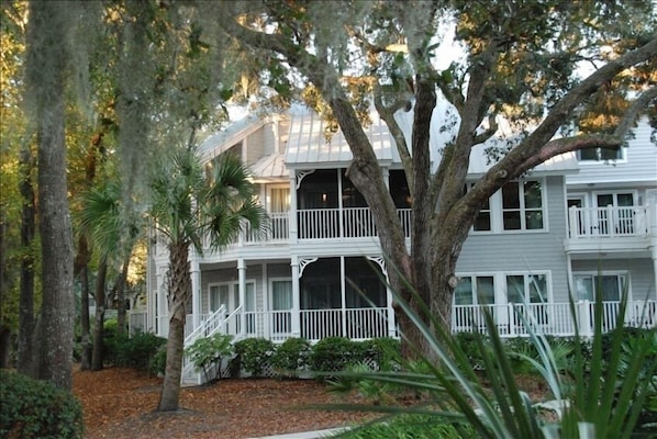 2 Bedroom upstairs Villa