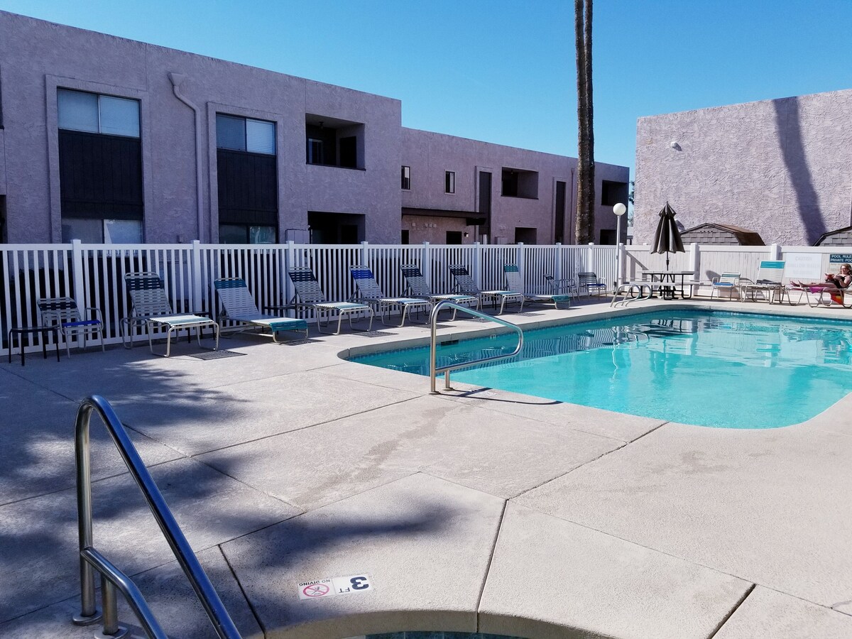 Chandler – Remodeled Condo, Two Balconies, Heated Pool and Spa