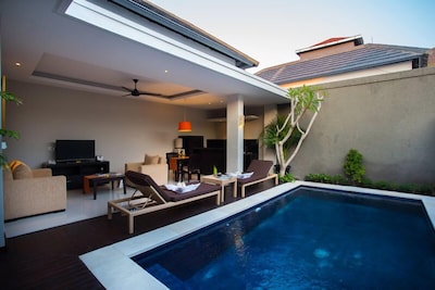 Luxury 1Br Villa At center seminyak with airport transfer