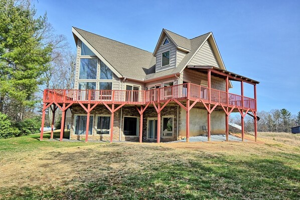 Wolf Ridge Chalet