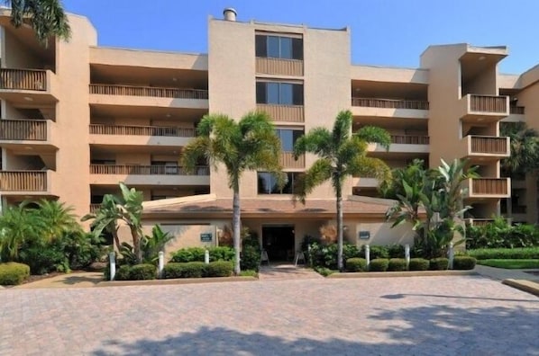 Building 9 on the Bay