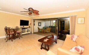Living/Lanai