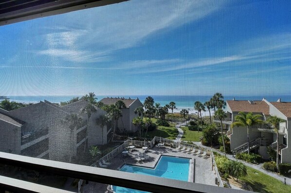 Blue skies meet blue gulf water