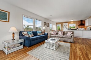 7-web-or-mls-427-Beach-Hut-Living-V2