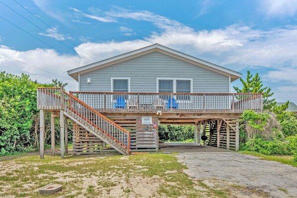 2-web-or-mls-427-Beach-Hut-Front-Exterior-V2