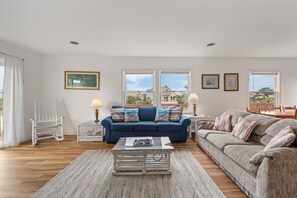 8-web-or-mls-427-Beach-Hut-Living-V3