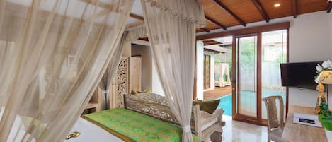 One Bed Pool Suite Villa Purnama Beach