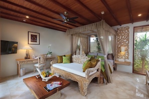 One Bed Pool Suite Villa Purnama Beach