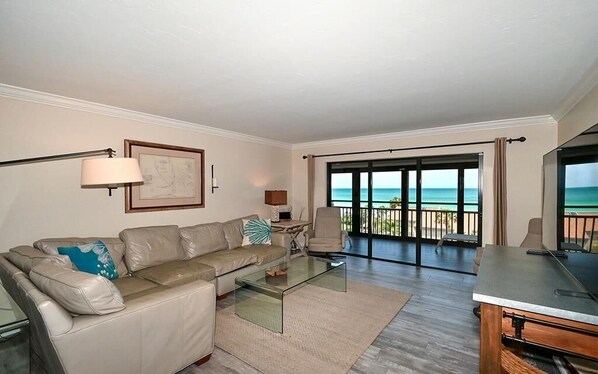 Bright, Gorgeous Living Space with Full Gulf View