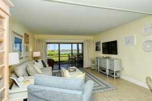 Light and Airy- Open the Sliders for a Bay Breeze