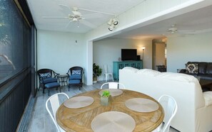 Lanai Dining