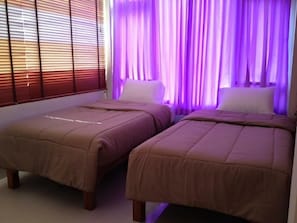 SW Entire Home Rental- Maeklong Amphawa 
