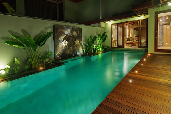 Two Bed Jacuzzi and Pool villa Sukawati