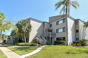 Building 5 with lush landscaping