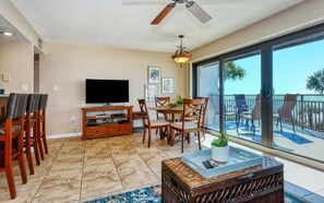Flat screen tv and dinning room table for 4