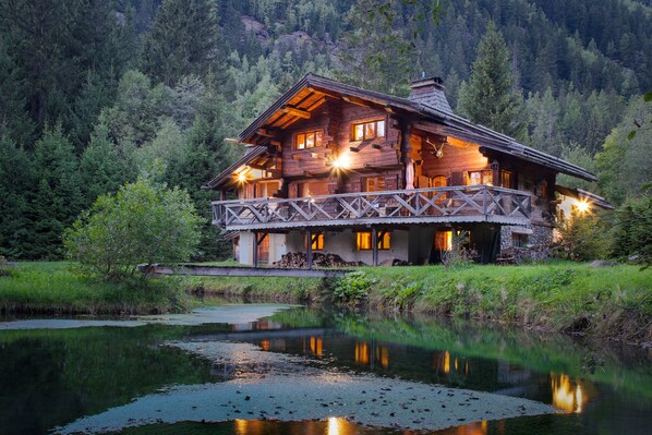 Schönes Holzchalet