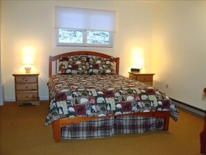 Master bedroom, also has trundle bed 