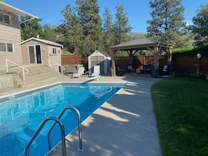 Full sun on pool all day long