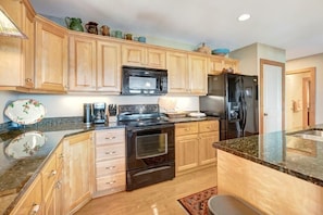 Kitchen--- Granite Counter-tops, Full Equipped