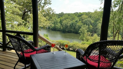 Historic log cabin on beautiful Lake Catherine