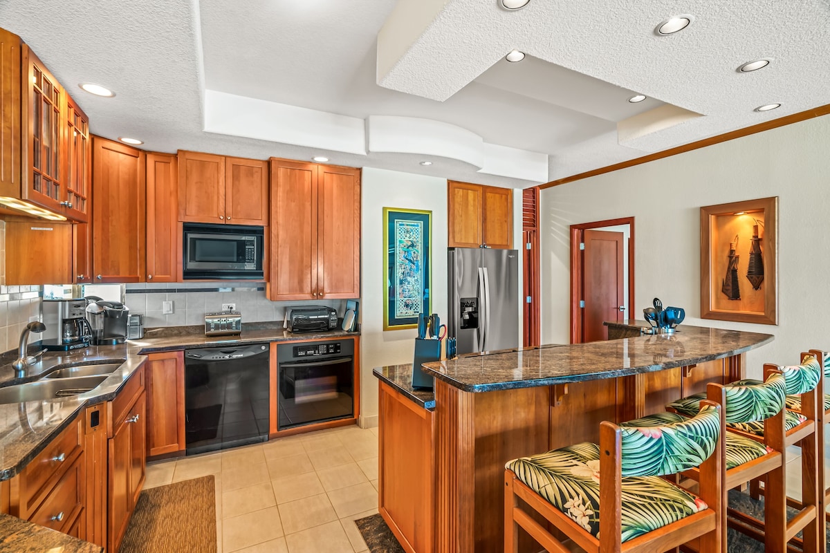 WORLD CLASS #402. Superior Penthouse, Full AC, 2 Suites, Best Views and Privacy