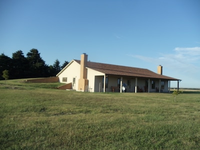 South 40 Lodge: Central Ks Lodging With Amazing Views & Sounds Of The Country