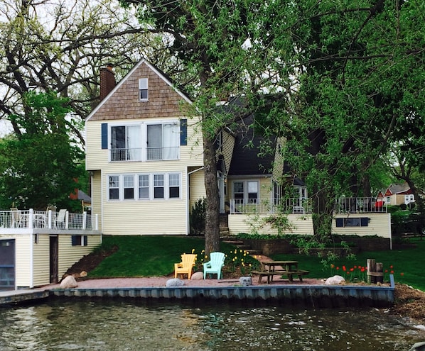 Classic Lake House - Springtime