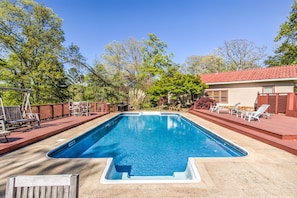 40x20 pool with large deck that could accommodate 50 easily.  Lake view.