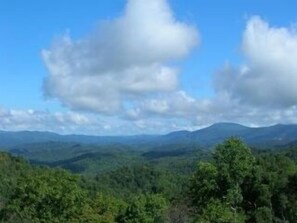 Deck Area--- Stunning Mountain View 