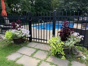 Pool gate