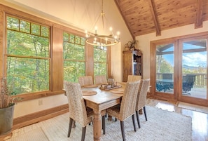 Dining Room Area--- Large Dining Table 