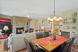 Dining Room/Open Floor Plan