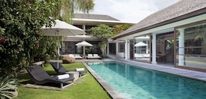 Contemporary 4 Bedroom Villa in Canggu