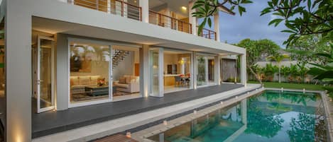 Contemporary 4 Bedroom Villa in Canggu