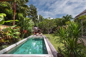 2BR villa with tropical garden Seminyak