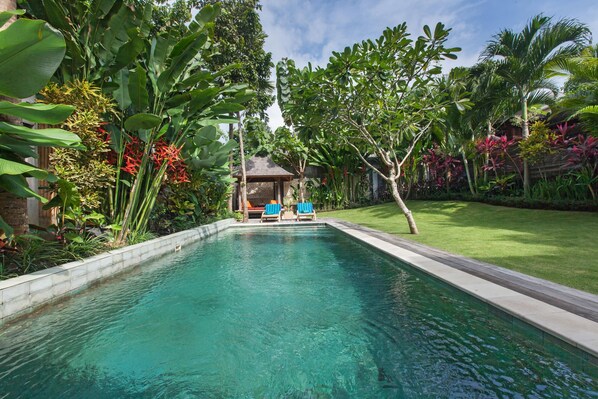 2BR villa with tropical garden Seminyak